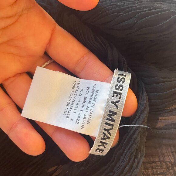 Issey Miyake black chiffon twist top, size 2 - Picture 9 of 9